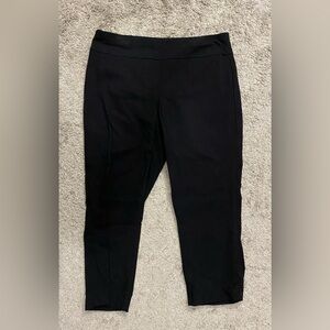 St. John's Bay Black Capris
